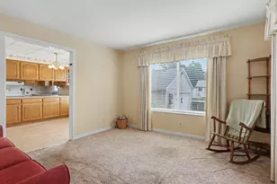 2901 Hartline Dr, Rochester Hills, MI 48309 - Photo 6