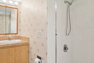 2901 Hartline Dr, Rochester Hills, MI 48309 - Photo 18