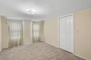2901 Hartline Dr, Rochester Hills, MI 48309 - Photo 14