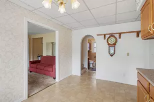 2901 Hartline Dr, Rochester Hills, MI 48309 - Photo 6