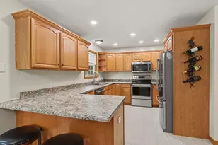 50203 Chardonnay St, Paw Paw, MI 49079 - Photo 10