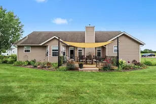 50203 Chardonnay St, Paw Paw, MI 49079 - Photo 2