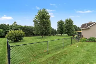 50203 Chardonnay St, Paw Paw, MI 49079 - Photo 4