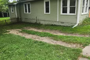 203 Jefferson St, Dowagiac, MI 49047 - Photo 2