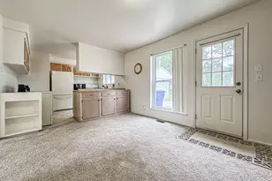 32339 Chalfonte Dr, Warren, MI 48092 - Photo 8