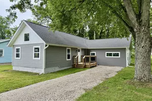 24249 Draper Dr, Sturgis, MI 49091 - Photo 2