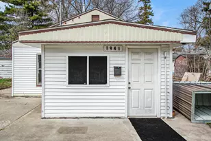 1941 Walcott St, Saginaw, MI 48601 - Photo 2