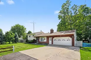 406 Woodlark Dr, Galesburg, MI 49053 - Photo 1