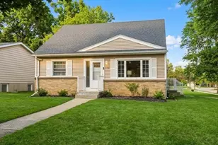 1135 Walwood Dr NE, Grand Rapids, MI 49505 - Photo 1
