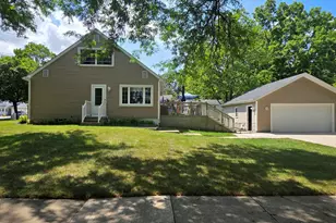 1135 Walwood Dr NE, Grand Rapids, MI 49505 - Photo 8