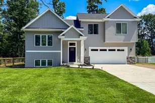 370 Chopin Dr, Muskegon, MI 49442 - Photo 1