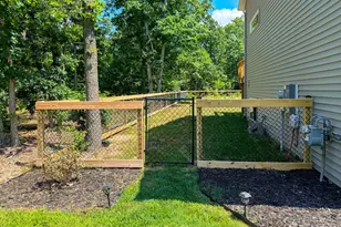 370 Chopin Dr, Muskegon, MI 49442 - Photo 6