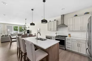 929 Harbor Dr E, Saint Joseph, MI 49085 - Photo 8