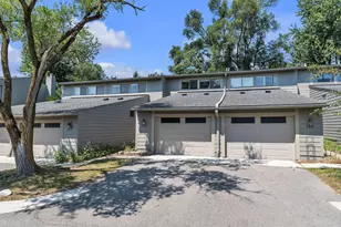 753 Peninsula Ct, Ann Arbor, MI 48105 - Photo 4