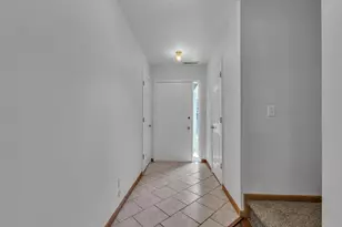 753 Peninsula Ct, Ann Arbor, MI 48105 - Photo 6