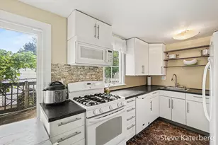 282 Brandywyne Dr NW, Comstock Park, MI 49321 - Photo 10