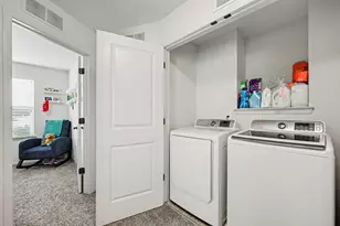 4576 Bradley Cir, Troy, MI 48085 - Photo 16