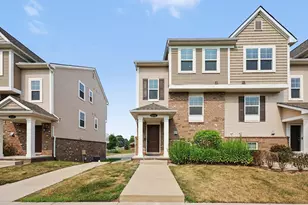 4576 Bradley Cir, Troy, MI 48085 - Photo 2
