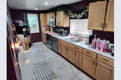 2214 Kenilworth Avenue, Kalamazoo, MI 49048 - Photo 2