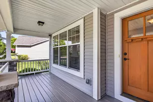 803 E Barrington Cir, Jackson, MI 49203 - Photo 2