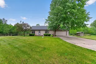 15510 Davis Dr, Addison, MI 49220 - Photo 4