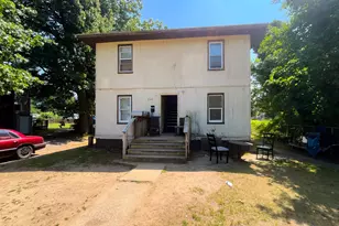 840 E High St, Benton Harbor, MI 49022 - Photo 2