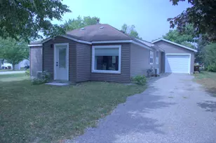614 Allen Ave, Alma, MI 48801 - Photo 2