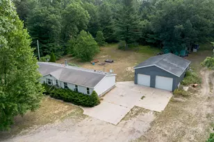 1634 S Chatterson Rd, Muskegon, MI 49442 - Photo 2
