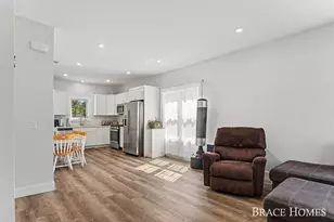 1808 Robinson St, Grand Haven, MI 49417 - Photo 6