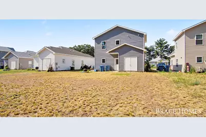 1808 Robinson Street, Grand Haven, MI 49417 - Photo 20