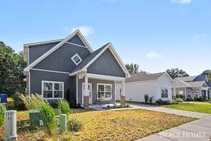 1808 Robinson St, Grand Haven, MI 49417 - Photo 4
