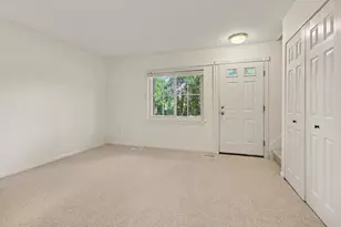 541 Long Shr Dr, Ann Arbor, MI 48105 - Photo 4