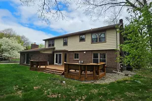 30129 Deer Run, Farmington, MI 48331 - Photo 2