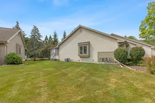 2736 Mulford Dr SE, Grand Rapids, MI 49546 - Photo 34