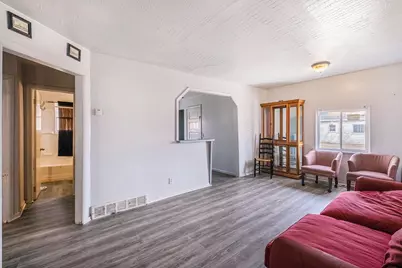 933 E Foss Avenue, Flint, MI 48505 - Photo 6