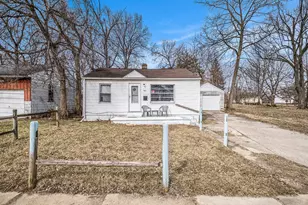 933 E Foss Ave, Flint, MI 48505 - Photo 2