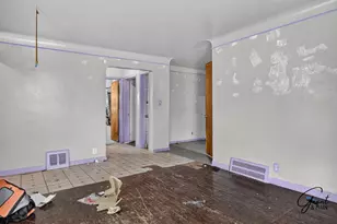 19335 Trinity St, Detroit, MI 48219 - Photo 4