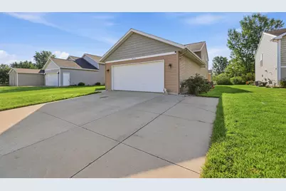 9752 Crystal Circle, Zeeland, MI 49464 - Photo 4
