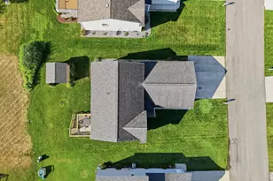 9752 Crystal Cir, Zeeland, MI 49464 - Photo 6