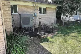 38894 Winkler St, Harrison Township, MI 48045 - Photo 34