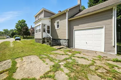 332 W Upton Avenue, Reed City, MI 49677 - Photo 2