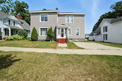 332 W Upton Avenue, Reed City, MI 49677 - Photo 1