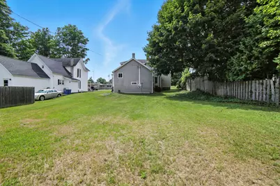 332 W Upton Avenue, Reed City, MI 49677 - Photo 4