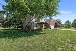 913 Darwin Dr, Chelsea, MI 48118 - Photo 4