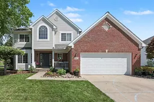 913 Darwin Dr, Chelsea, MI 48118 - Photo 2