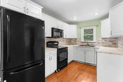 228 E Bacon Street, Hillsdale, MI 49242 - Photo 6