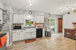16154 Gary Ave, Grand Haven, MI 49417 - Photo 8