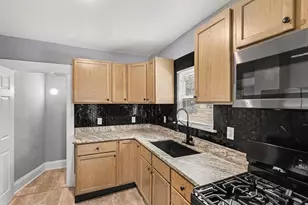113 E Robinson St, Jackson, MI 49203 - Photo 12