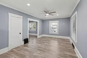 113 E Robinson St, Jackson, MI 49203 - Photo 8