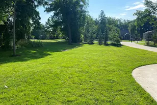 9915 Wayne Rd, Livonia, MI 48150 - Photo 4